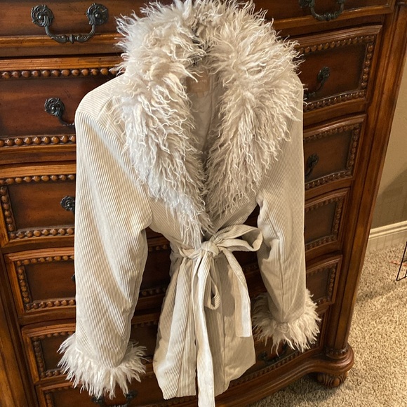 Trendy Beige Jacket - Picture 1 of 6